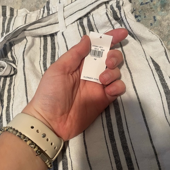 NWT OLD NAVY High-Waisted Tie-Belt Linen-Shorts - Picture 4 of 10